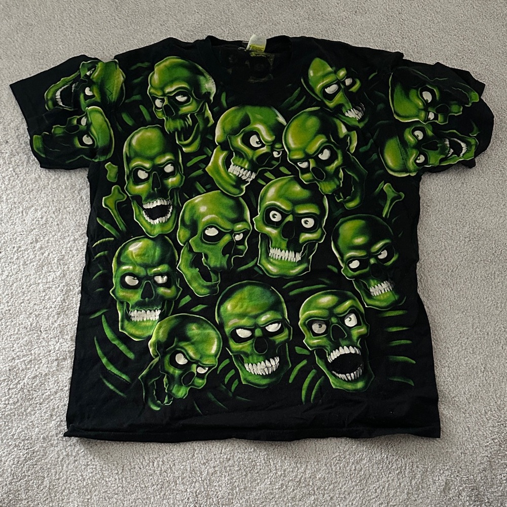 Green Skull pile Graphic T-Shirt (Glow in the dark)